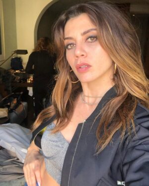 Gökçe Bahadır Instagram - #sun Im following you ☺️ #güneşpeşindeyim