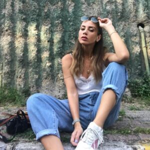 Gökçe Bahadır Instagram - Yine düştüm yollara☺️ #ontheway