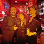 Gülse Birsel Instagram - Herkes yeni projesine yürümeye devam edecekken, araya neşeli bir virgül atma gecesi. Arkadaşlar iyidir. @aciktan @sebnembozoklu @kanat_atkaya @busrapekin @aytasozeri @sarpapak @alinaboz @alicanyucesoy @fatihartman @deryakaradas1 @kubilayqbtuncer @hakibicici @enginozturk @perraa @nazmisinan @kilimanjaroist (Daha çok foto var, çuval çuval atacağım buralara.)