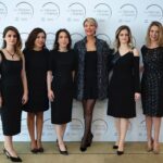 Gülse Birsel Instagram - Dün L’Oreal Grup’un dünyada 23, Türkiye’de 19 yıldır UNESCO iş birliğiyle gerşekleştirdiği “Bilim Kadınları İçin” toplantısında onur konuğuydum, ki o onur aslında bana ait. Bilime, kadınların bilimdeki varlığının önemine ve cinsiyet eşitliğine dikkat çeken, seçtikleri bilim kadınlarının çalışmalarına destek veren bir program bu. Araştırmaları bilim kadınlarının ağzından bizzat dinlemek paha biçilmezdi. Onlara hayranım. Hepsi benim gözümde birer yıldız. ✨✨✨✨Bilimle ilgilenen genç kızlar için de rol model ve ilham kaynağı olacaklar. @lorealturkey_ #forwomeninscience #bilimkadınlarıiçin #sinemsandikcigokcen #nihalterziçizmecioğlu #gülcihangülseren #saniyesöylemez #edaaydoğangüngör