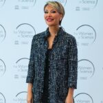 Gülse Birsel Instagram - Dün L’Oreal Grup’un dünyada 23, Türkiye’de 19 yıldır UNESCO iş birliğiyle gerşekleştirdiği “Bilim Kadınları İçin” toplantısında onur konuğuydum, ki o onur aslında bana ait. Bilime, kadınların bilimdeki varlığının önemine ve cinsiyet eşitliğine dikkat çeken, seçtikleri bilim kadınlarının çalışmalarına destek veren bir program bu. Araştırmaları bilim kadınlarının ağzından bizzat dinlemek paha biçilmezdi. Onlara hayranım. Hepsi benim gözümde birer yıldız. ✨✨✨✨Bilimle ilgilenen genç kızlar için de rol model ve ilham kaynağı olacaklar. @lorealturkey_ #forwomeninscience #bilimkadınlarıiçin #sinemsandikcigokcen #nihalterziçizmecioğlu #gülcihangülseren #saniyesöylemez #edaaydoğangüngör