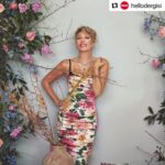 Gülse Birsel Instagram - “Yazmaktan hep şu kulunçlarım tutuldu” derken evde spontane çekilen bir fotom. #nomakeup #evhali #doğallıktanyanayım #yakıreklamlarınıbekliyorum #wokeuplikethis #İngilizcehashtagleruluslararasışöhretolduğumdan #makyajakarşıyım #makyajbanakarşıdeğil #Repost @hellodergisi with @make_repost ・・・ “Sahneye çıkmadan kendime oyuncu diyemem. Ama çok farklı türlerde yazarlık yaptım. Novella, hikaye veya roman da deneyebilirim gelecekte. Hayaller kuruyorum. Ama onlardan önce sahneye bir oyun yazacağım.” diyor #GülseBirsel 💕 Yeni projesini merakla bekliyoruz😍 @gulsebir #HelloDergisi