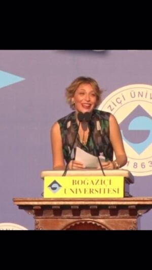 Gülse Birsel Instagram - Haziran 2017 idi. Sesim kısıktı ama bu görev bana verildiği için çok onurluydum... 
Turgut Uyar’ın Denge şiiriyle anlatmaya çalıştım Boğaziçi’ni. 
Kavga, dövüş, şiddetin, gerginlik ve kutuplaşmanın hiç birimize faydası yok! 
Ne olur bizim dengemizi bozmayınız.
(Özel rica: Yorum yapacaksanız üsluba, nezakete dikkat edelim, bari burada kavga etmeyelim.)