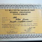 Gülse Birsel Instagram - Lise öğrencisiyken @adusenkalkar yönetmenliğinde Pygmalion oynayıp, ödül filan alırken MEB de bu belgeyi vermiş, ne güzel. Hem o dönemki bakanlığa hem eski odamı spor salonuna çevirip bunu bulmamı sağlayan babama teşekkür ederim!