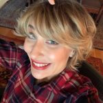 Gülse Birsel Instagram - Kendi röflemi yapmanın, hatta önlere balyaj atmanın haklı gururu... #evdekal (Story’mde nası yaptığımı anlattım, ve “Güzellik blogger’ı mı oluyorum ben, Allahım bu sürecin bitiminden ne halde çıkacağız” diye de endişelendim hemen.)