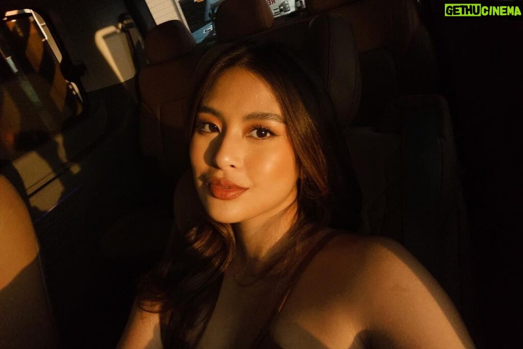 Gabbi Garcia Instagram - traffic selfies 🥲 Manila Traffic