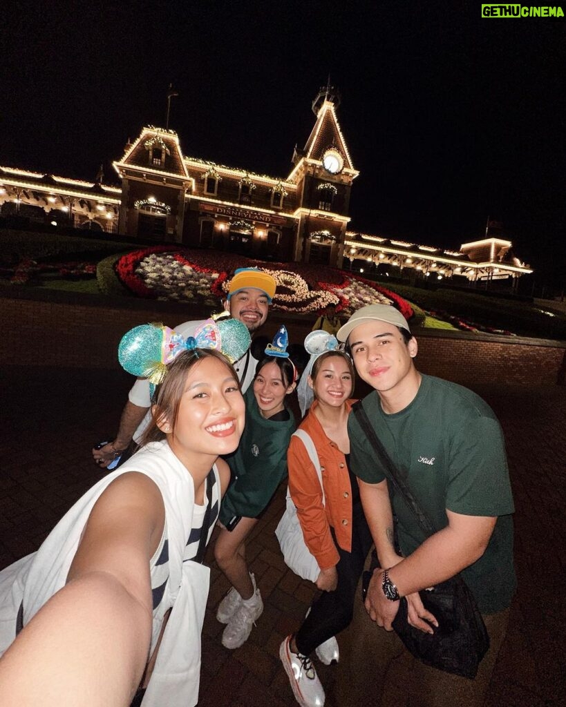 Gabbi Garcia Instagram - just a quick, unplanned, weekend disney trip on my birthday 🥹❤️ nothing beats the magic of disney. feels soooo good to be a kid again!! even just for a day 🫶🏽 Hong Kong Disneyland 香港迪士尼