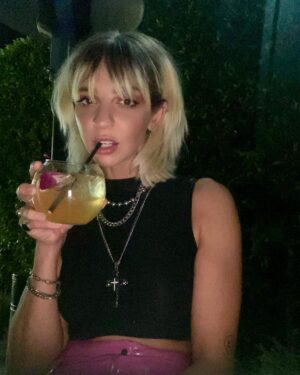 Gabbie Hanna Instagram - 🍹 ☹️😸