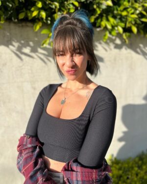 Gabbie Hanna Instagram - I sold my soul help me buy it back by pre-saving I sold my soul plz gabbiehannaofficial.com