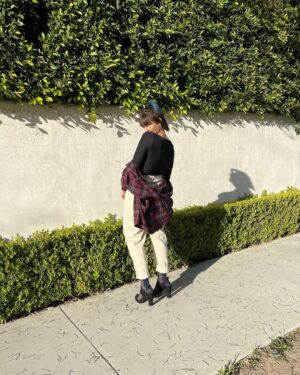 Gabbie Hanna Instagram - I sold my soul help me buy it back by pre-saving I sold my soul plz gabbiehannaofficial.com