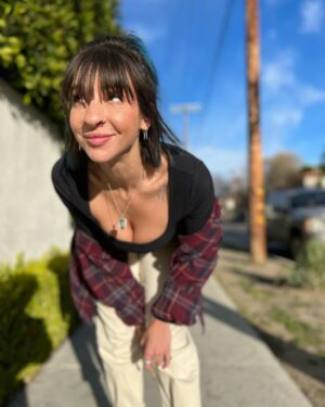 Gabbie Hanna Instagram - I sold my soul help me buy it back by pre-saving I sold my soul plz gabbiehannaofficial.com