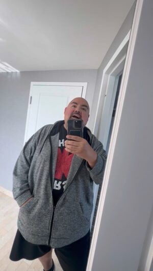 Gabriel Iglesias Instagram - What an incredible view from my room. 
Hello from Canada 🇨🇦 Happy Friday 😊