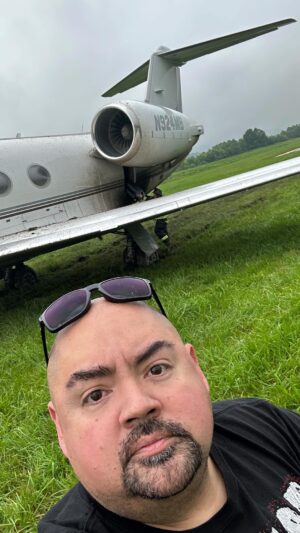 Gabriel Iglesias Instagram - Emergency landing!!! Our private jet skid off the runway and wound up in a field in Andrew’s, N. Carolina. Everyone is ok but shaken up. Happy to be alive. I love u all 🤗