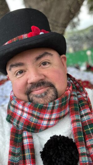 Gabriel Iglesias Instagram - The actors strike is OVER! Actors can talk about acting again 😁 Catch me on season 2 of 
“The Santa Clauses” only on @disneyplus