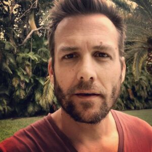 Gabriel Macht Instagram - @suits_usa tonight 9pm #directed by me