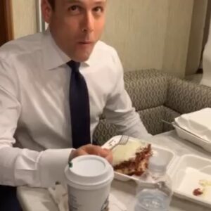 Gabriel Macht Instagram - #bts on my last day of shooting @suits_usa if you want to see the whole 7 minutes go over to @jacindabarrett and click on her igtv. If you want to watch tonight’s episode of #suits #3moretogo tune in 9pm/8pm central #trailerlife