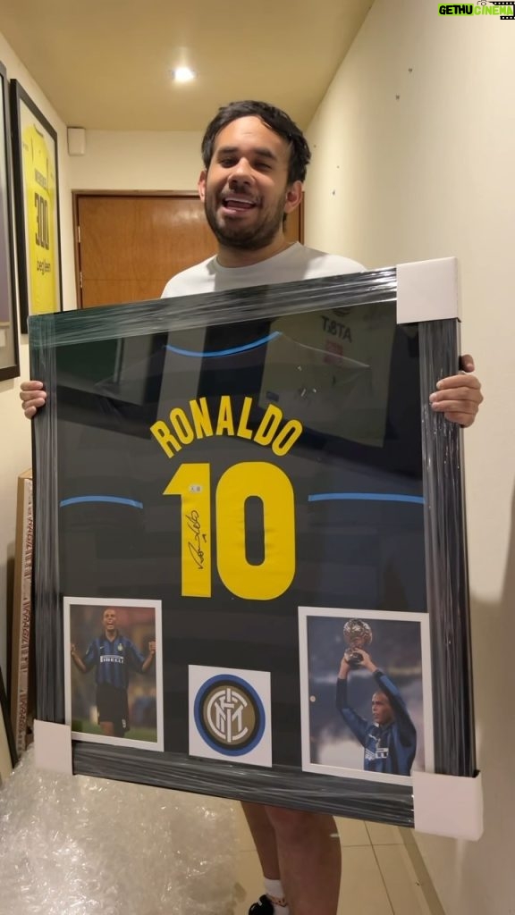 Gabriel Montiel Instagram - Una joya que se une a mi colección gracias al @legadodeldeporte que tiene todos los productos con certificado