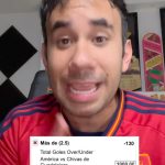 Gabriel Montiel Instagram - ¡MOMOMOMOMIAZOS DEL CLÁSICO DE MÉXICO! 🤑 @werevertumorro trae 4 picks para el juegazo entre @clubamerica y @chivas 🦅🐐 ¿Cuál fue su apuesta favorita? 👀 LINK EN BIO 📲 #MásAcciónMásDiversión #ApuestaEnCaliente #Werevertumorro #ClásicoDeMéxico