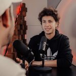 Gabriel Montiel Instagram - Ya es martes de NHLF y en esta ocasión @werevertumorro nos contó cómo desde niño soñó con ser futbolista o guionista, hasta conocer YouTube y comenzar a hacer videos por diversión. Lo que significó ser uno de los pioneros en YouTube y desgraciadamente sufrir una estafa por miles de pesos y saberse recuperar. Recibir una oferta de Telehit para hacer contenido para ellos y arriesgarse rechazándola para mejor hacer el contenido para él mismo. Y cómo decidió, después de todo esto, retomar su sueño de niño de convertirse en futbolista e irse a jugar a tercera división. Disfruten de este nuevo episodio de @nohagaslofacil con @werevertumorro completamente gratis EN VIDEO solo por @spotifymexico 🎥🎙️ 📸 @jerrybudar