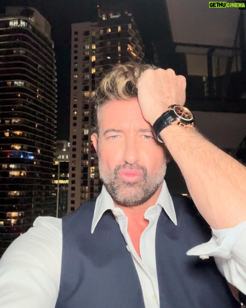 Gabriel Soto Instagram - #styledbybompani @enricobompani Hair: @carlosemiliopics Accessories: @jacobandco @danyfrst 🔝 Miami, Florida