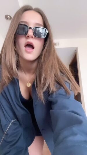 Gabriel Soto Instagram - Me metí en su Tik Tok jejejeje 😎🤪 #mygirls ❤️