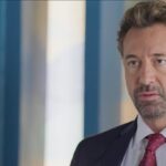 Gabriel Soto Instagram - ¡Manuela enfrenta a Leandro para saber porque decidió ser el abogado de Carmina! #VencerLaCulpa