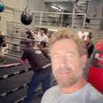 Gabriel Soto Instagram - Entrenando, enfocados, unidos visualizando y decretando 🙏🏼💫🥊. Todo mi respeto y admiración mi @oscarduartej por tu disciplina, humildad y talento. Esta pelea es tuya!!! @memorochaa @goldenboy @makeawar @oscardelahoya @daznboxing @pepegomez1 #proximocampeondelmundo #idolo100mexicano 🇲🇽🇲🇽🇲🇽 Torreon, Mexico