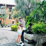 Gabriel Soto Instagram - Daddy’s little girl 💗 #Miranda @lasquintas.hotel 😘🙏🏼😃 👟 : @kswiss @kswissmexico Hostería Las Quintas Hotel Restaurante Spa