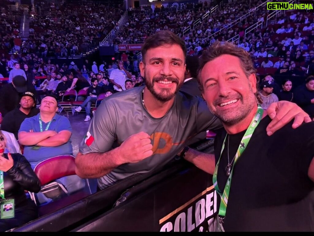 Gabriel Soto Instagram - Mucha suerte en tu pelea hoy @panteraufc 💪🥊. Con todo carnal ☄️⚡️👊. Estamos en tu esquina!!! @ufc