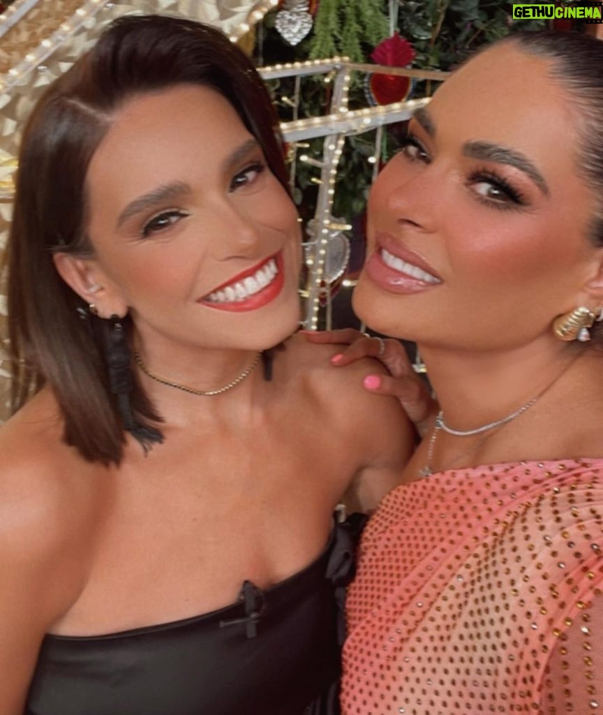 Galilea Montijo Instagram - Es tu cumpleeeee!!!! Mi @taniarin bellla !!!! 🎂🎂🎂🎂🎂 como te quiero! Por fregona, trabajadora, compartida, respetuosa y chingona 💃🏻💃🏻💃🏻💃🏻💃🏻💃🏻💃🏻💃🏻 pásatela increíble 💕💕💕💕💘💘💘💘