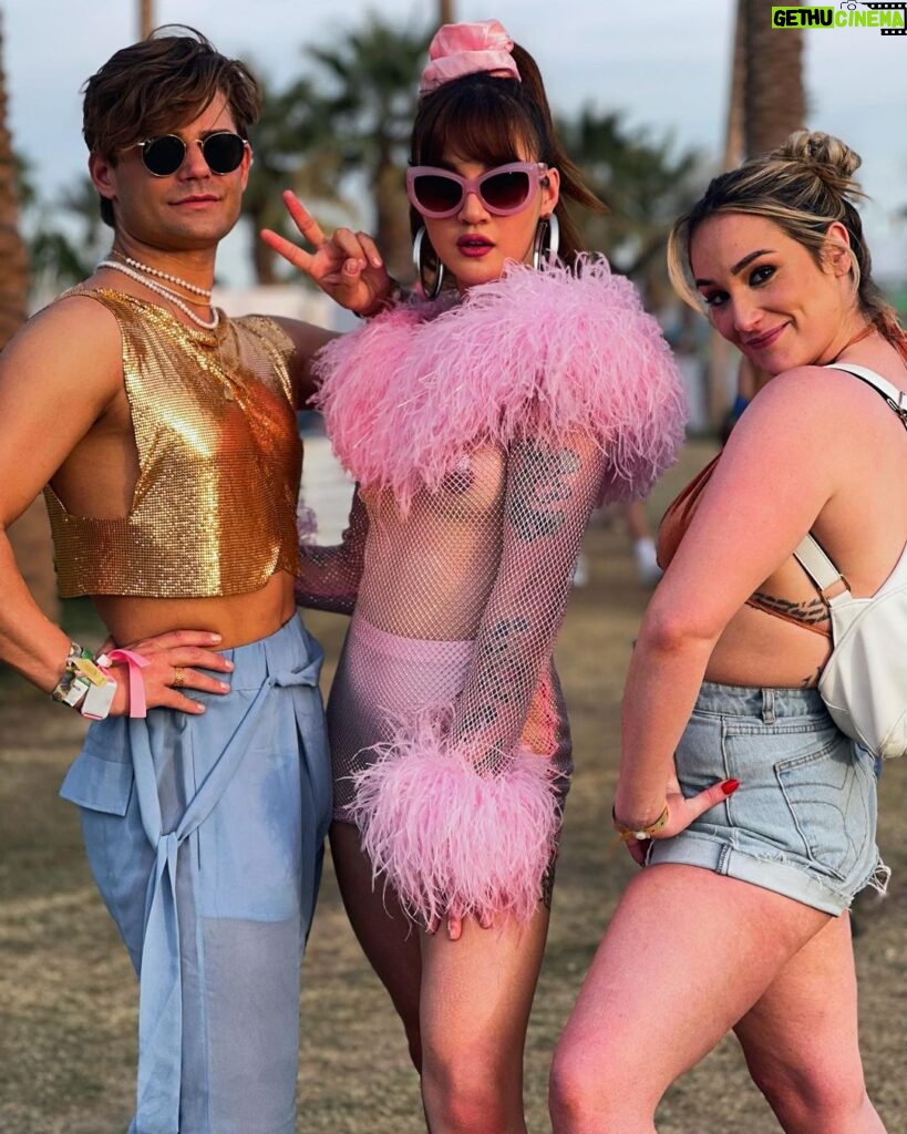 Garrett Clayton Instagram - #coachella with my ride or die @emmahunton so far 😊 #coachella2023 BIG shoutout to @electrolit for hooking us up! ♥️😍😍🙌