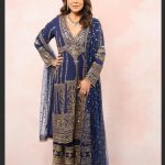 Gauri Khan Instagram - I love a good design story! Zoya’s ‘Her Becoming’ is a beautiful high jewellery collection, inspired by the distinctive geometry of Ikat. Paired with Falguni&Shane’s beautiful sharara, it’s the perfect vibe for a celebration! ✨ @zoyajewels @falguniandshanepeacock @cloverconnect.in Jamnagar