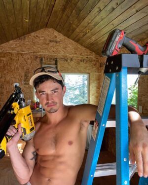 Gavin Leatherwood Instagram - Who knew the last step to completing my ceiling would be to take my shirt off. #diy
