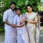 Gayathri Yuvraaj Instagram - We thank everyone who gave us love and blessings on our anniversary ❤️❤️ Family outfit : @sreekamakshisilk Blouse by : @elitebridalstore