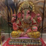 Gehana Vasisth Instagram - Jai dagdu Seth halwai maharaj bhagwan ji …. AAP hamare ghar aaye … ye aapka bada ashirwad hai … #jaidagdusheth #jaiganpati #jaiganesh #jaiganeshdeva #jaidagduseth Dagdusheth Ganapti, Pune