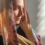 Gelare Abbasi Instagram - همین الان عکس را غزال عزیزم گرفت و گفتیم حالمون را بلند بگیم : کلی حال خوش برای شما که عزیزان دل هستید و بیایید برای لحظه ای با تمام وجود برای هم دعای خیر کنیم ❤️ خدا را شکر و مواظب خودتون باشید . دوستتان دارم ❤️💕 @ghazalrajabian