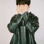 Gen Hoshino Instagram - 薄い赤
