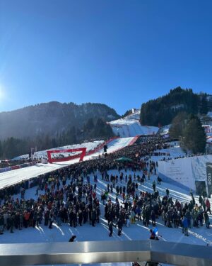 George Russell Instagram - In the land of the Wolffs🐺🇦🇹
Such a cool experience attending Kitzbühel Downhill for the first time. Awesome weekend learning more about such a challenging sport and even bumped into a familiar face too⛷️ 🙌