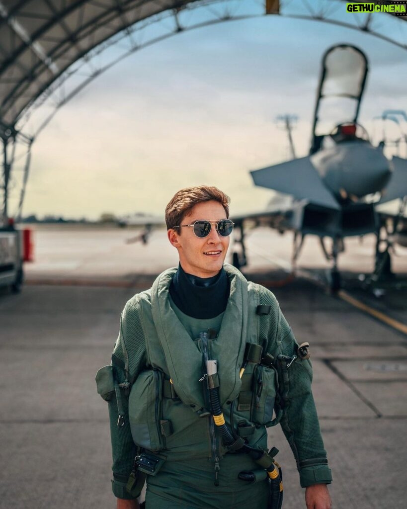 George Russell Instagram - Mavericks. 💙 An experience of a lifetime having the chance to fly a Typhoon Fighter Jet. Seeing the teamwork, camaraderie and skillset within the whole of the RAF, I truly understand why it’s such an honour to work for the Royal Air Force. Thank you so much for the opportunity, for teaching me a huge amount and of course for the ride!! 🇬🇧 @royalairforceuk @typhoondisplayteam