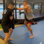 Georges St-Pierre Instagram – Don’t slack off to much during the holidays.
Stay hard & strong! 🔥💪 H2O MMA – Academie D’arts Martiaux H2O