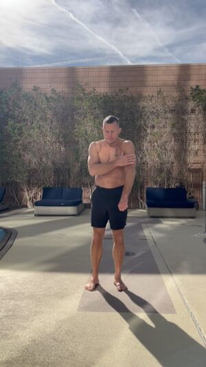 Georges St-Pierre Instagram - My first handstand attempt since my shoulder injury. I am on a good path.