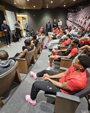 Georges St-Pierre Instagram - Great time with the @raptors in Toronto today.