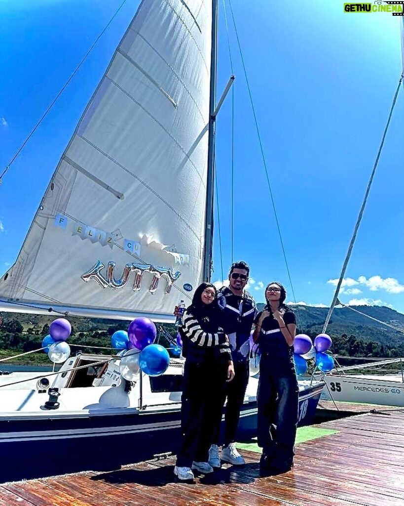 Gerly Hassam Instagram - Mañana cumple años mi Juanita pero aprovechamos el sol dominical para celebrarlo hoy con un plan genial. Gracias @restauranteposadadeltomine y a @velerossolmar por hacerlo posible! Péguense la escapada cuando puedan y van a pasarla muy bien porque de verdad su amabilidad es increíble. FELIZ CUMPLE TUTTY!!!!! ♥️♥️♥️♥️ Tominé