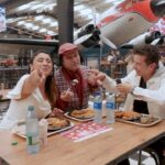 Gerly Hassam Instagram - 🤔 ¿Qué tan #Insaciable es #RogelioPataquiva? 😅 ¡Califíquelo y cuéntenos qué le gustaría invitarlo a comer! 😎🍲🍗🍔🍛🍣🥘 🤭 Después de nuestra última comida 😅, junto a @oficialhassam nos fuimos a probar lo mejor de @srwok, ubicado en la Plazoleta Hangar del @nuestrobogotacc, un lugar que ofrece diferentes preparaciones llenas de mucha variedad y sabor, las cuales compartimos en uno de los espacios más completos en gastronomía en Latinoamérica 🤩 ¿Qué tal? ¿Se atrevería a probar? #NuestroBogotá #Hassam #PlazoletaDeComida #Publicidad