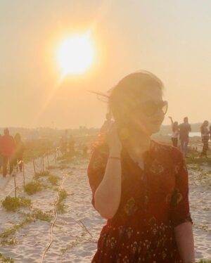 Giaa Manek Instagram - Laughter ,love , joy , strength ,auspiciousness and abundance to all of us . 
Happy 2021 🥳.
.
.
.
#2021 #newyear #grateful