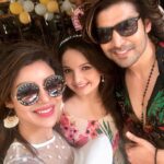 Giaa Manek Instagram - Conditional or unconditional ? It’s all in the mind! Love you both ..❤️ @debinabon @guruchoudhary #friendship #love