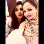 Giaa Manek Instagram - Your #dreams are #beautiful ..#shine brighter this #festive season and #chase your #dreams ! Thank you @guruchoudhary @debinabon @shreyaaroy and @ravitej.p for an amazing evening , I had a blast ! Wearing : @labelshian Styling : @shailjaanand 😘@shailshricouture #diwali #fun #friends #love #gratitude