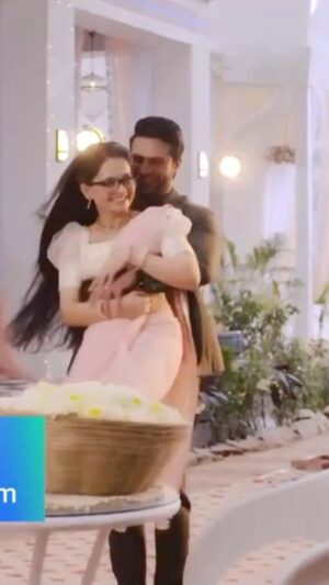 Giaa Manek Instagram - Posted @withregram • @starbharat धूप हो, छाया हो, 
दिन हो कि रात रहे,
तेरा मेरा साथ रहे, तेरा मेरा साथ रहे
बताइए हमें कैसा लगा आपको नए शो का नया गाना!
#तेरामेरासाथरहे  #TeraMeraSaathRahe
STAR भारत पर, 16 अगस्त से रात 8:30 बजे।

@khilji_nazim @gia_manek  @jyotimukerji @rajkumarroadie @poojakavaaa @karpeminal @nitinvakharia @sampathitesh @maharshii27 @vandhanaa_vittlanee @sumati20