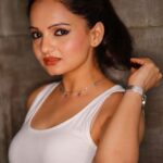 Giaa Manek Instagram - Happy women’s day to me !! 😃 💐 ❤️ Everytime I fall , I feel -I don’t have it in me anymore to get up and start,all over again . It amazes me ,how I still try ,don’t give up and succeed . You are powerful and strong, with all your scars and flaws . ..you just have to see, for own yourself . 🙏 to everyone who inspired me to be “this” and the best version of myself . Why compete/compare /envy when you can just focus on your garden and be like a beautiful flower ,spreading its fragrance ? You are unique and special in your own way just like how everyone else is ! Be capable ,confident ,independent and fearless. Don’t forget to love yourself while you do to others . It’s important,we accept ourselves for who and how we are . Who has to stay ,will stay. Who has to leave,will leave . Life goes on .. Better to try and fail ,instead of not try at all .. Better to love and lose ,than not love at all .. Coz at the end of it all ... ...all that remains is ,how you contributed to you and to others . Happy women’s day 🥂❤️😘. . . . #womensdayspecial