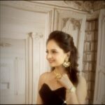 Giaa Manek Instagram - And it went like ... . . . #monday #shootdiaries #fashionshoot #archanakochharofficial #behindthescenes #reels #reelit @archanakochharofficial